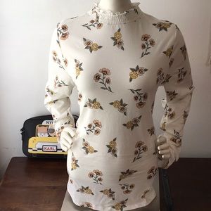 Long sleeve turtleneck top